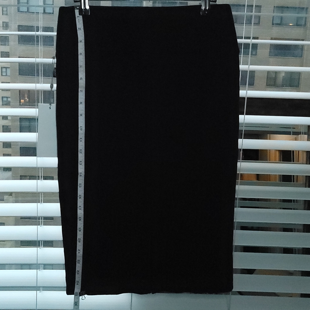 DKNY NWT black pencil skirt Small